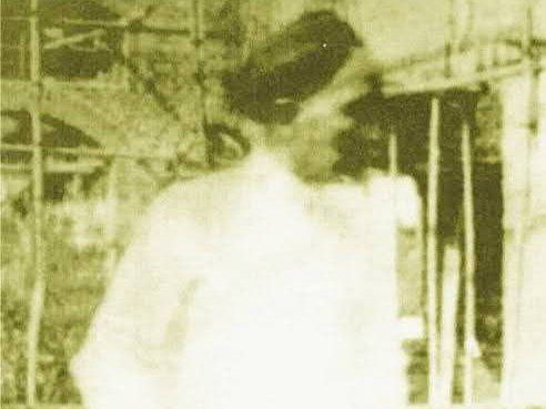 "Biografi Singkat KH M. Munawwir Krapyak Yogyakarta: Syaikh al-Maqāri' fi Nusantara"